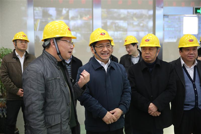 2015年12月30日下午，蘇州市副市長徐美健帶領消防、安監等部門的負責人來華昌化工進行節前安全生產檢查工作。